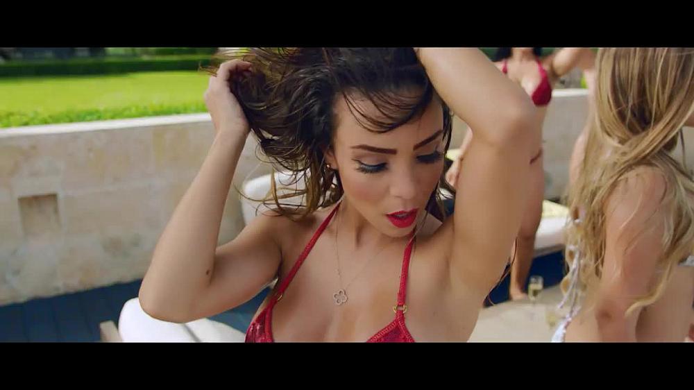 скачать клип Tyga - SWISH