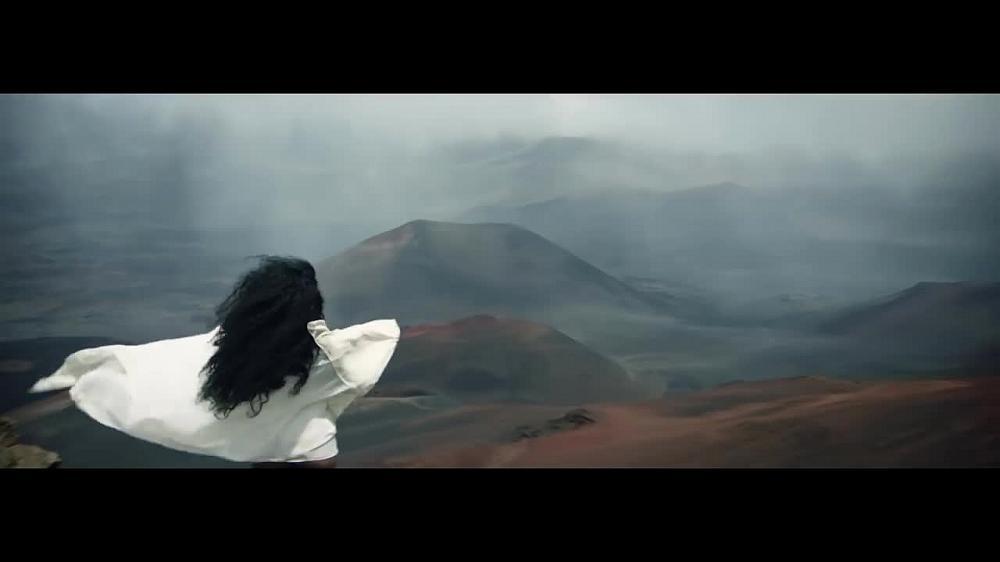 скачать клип SZA - Garden