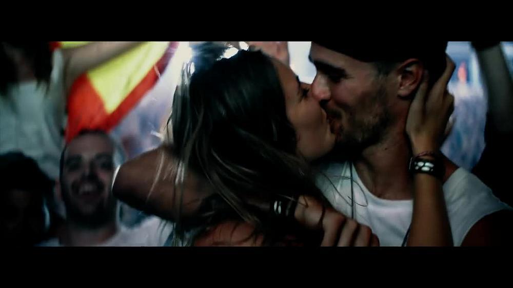 скачать клип Martin Garrix feat. Bonn - High On Life