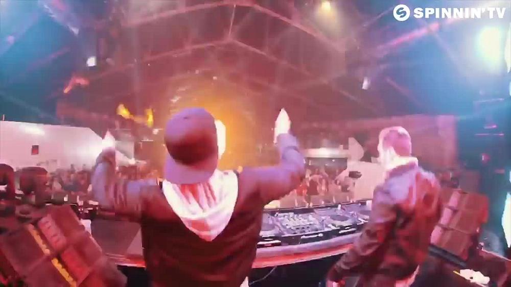 скачать клип Dzeko Vs. Riggi and Piros - Anthem