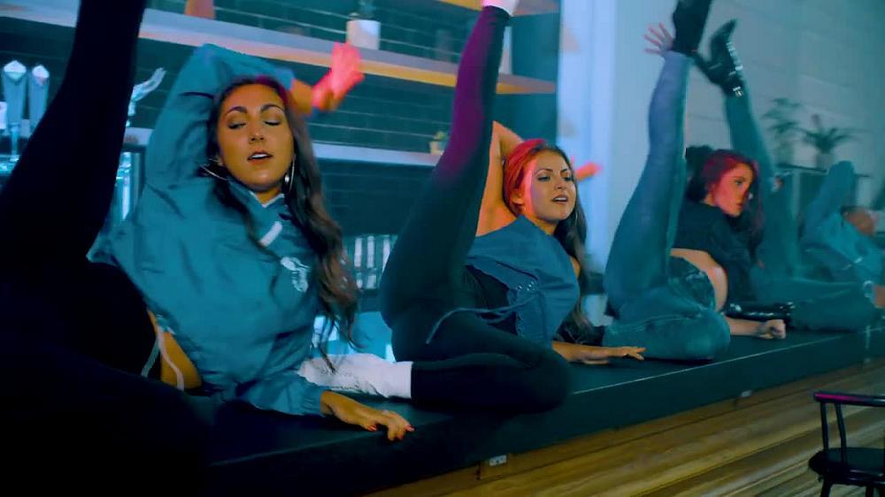скачать клип Lele Pons - Celoso