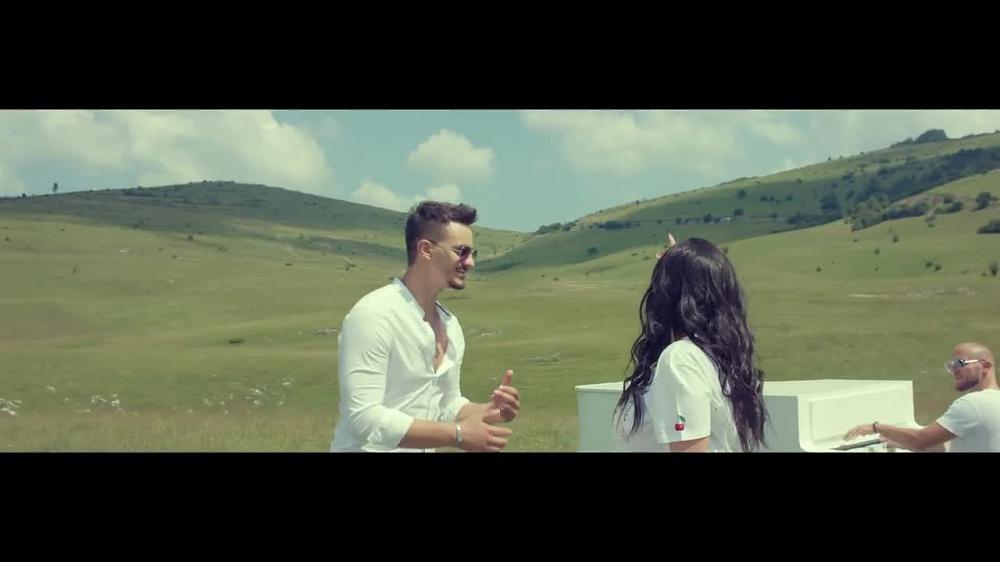 скачать клип Andreana Cekic and Emir Dulovic - Cipele