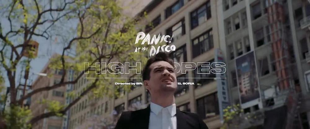 скачать клип Panic At The Disco - High Hopes