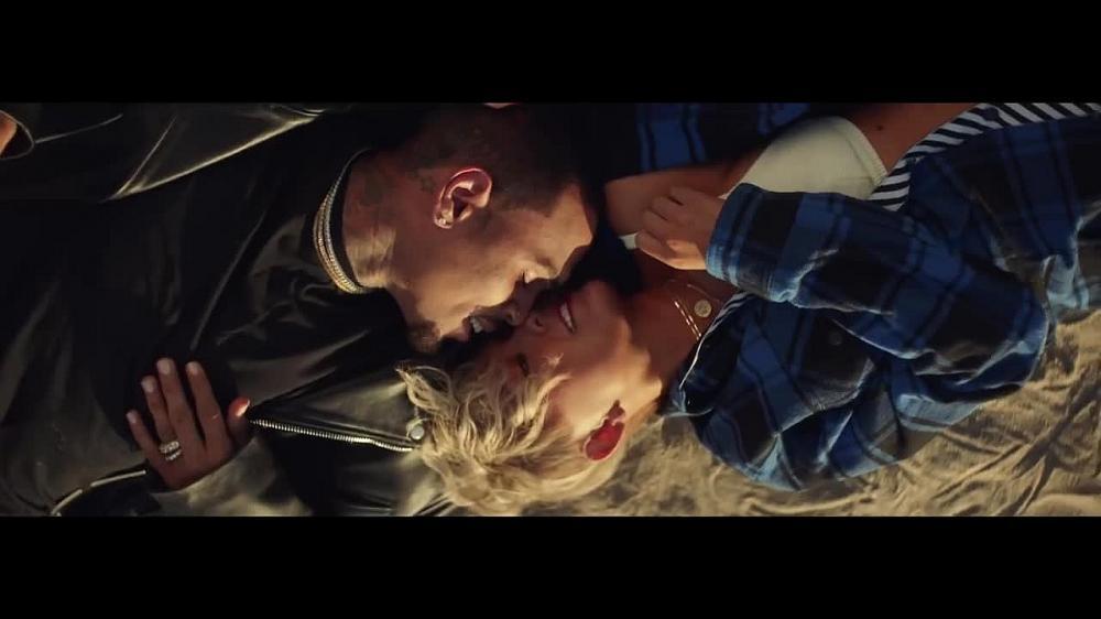 скачать клип AGNEZ MO Ft. Chris Brown - Overdose