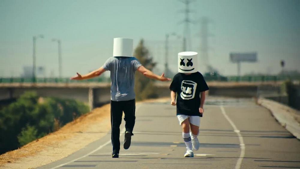 скачать клип Marshmello - Stars