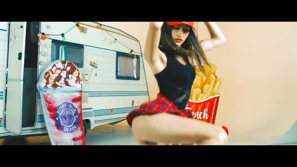 скачать клип ASU and VALI VIJELIE - Buze Pe Piele
