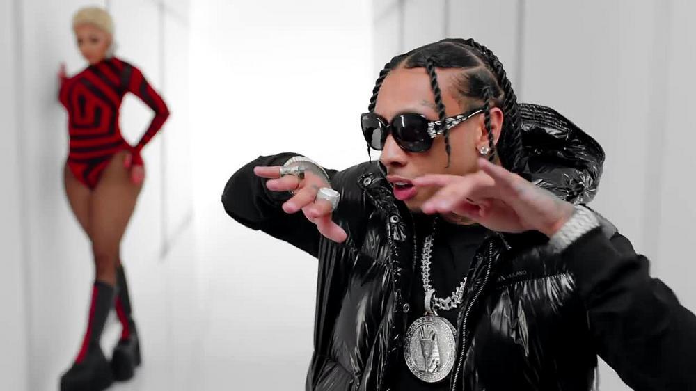 скачать клип Tyga Feat. Nicki Minaj - Dip