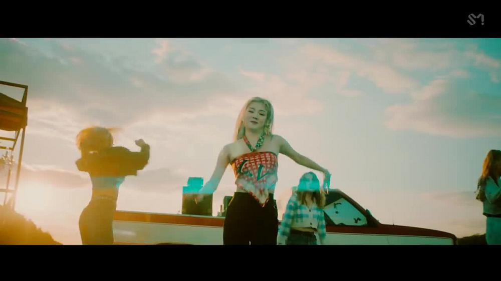 скачать клип HYO and 3LAU - Punk Right Now
