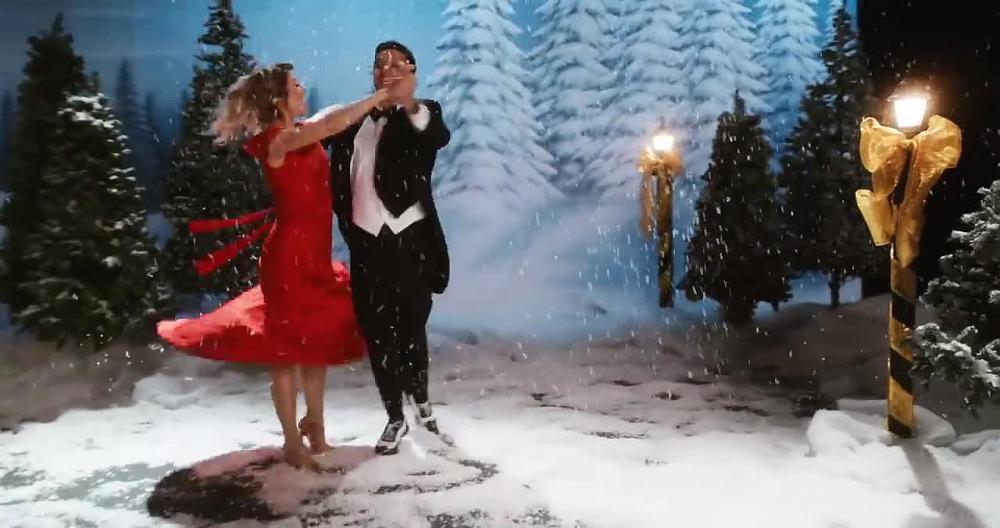 скачать клип Lindsey Stirling - Warmer In The Winter