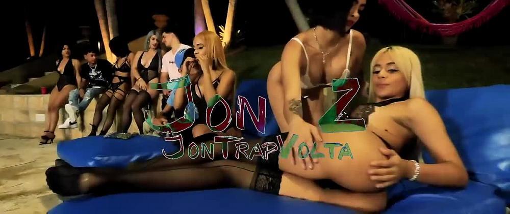 скачать клип Jon Z Ft. Myke Towers - Ronko Por Que Puedo