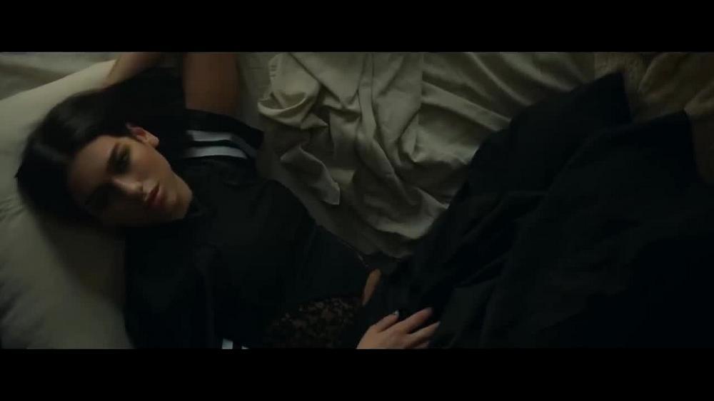скачать клип Dua Lipa - Swan Song