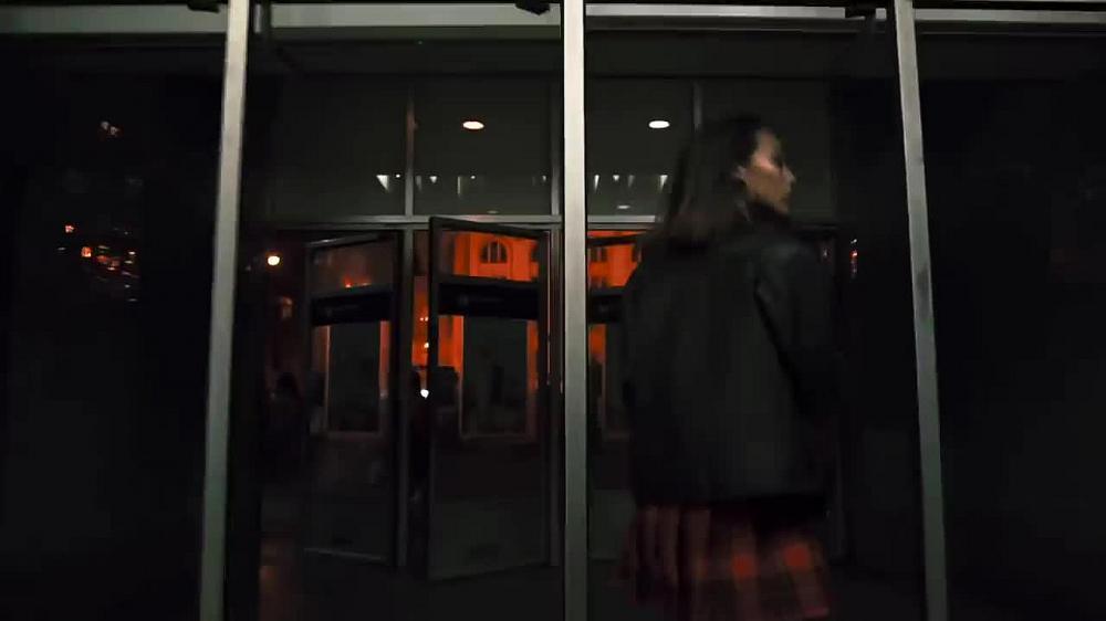 скачать клип Billie Eilish - bury a friend