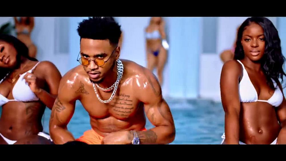 скачать клип Trey Songz feat. Chris Brown - Chi Chi