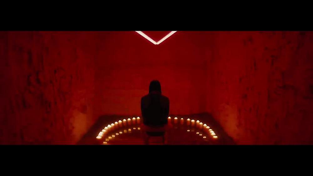 скачать клип Offset - Red Room