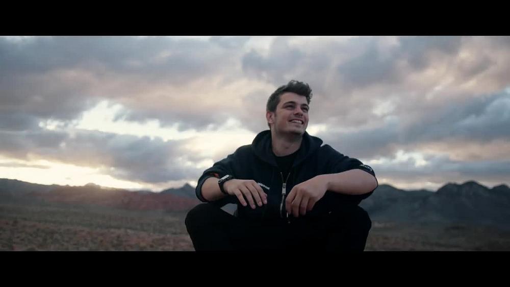 скачать клип Martin Garrix feat. Bonn - No Sleep