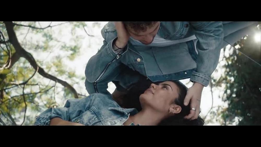 скачать клип Bazzi - Paradise