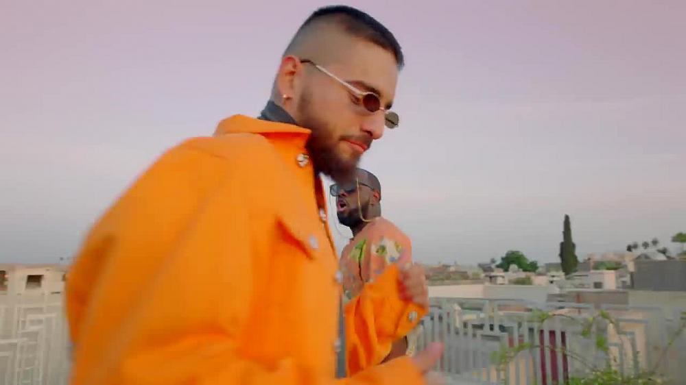 скачать клип GIMS, Maluma - Hola Senorita
