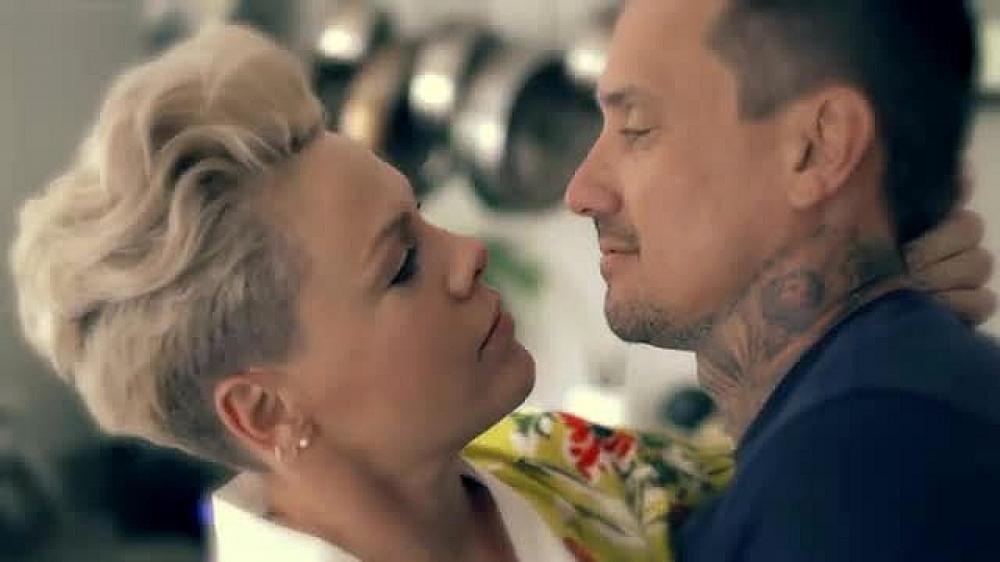 скачать клип Pink - 90 Days