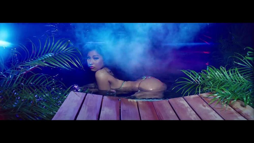 скачать клип Nicki Minaj - MEGATRON