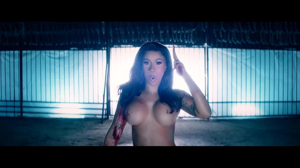 скачать клип Cardi B - Press