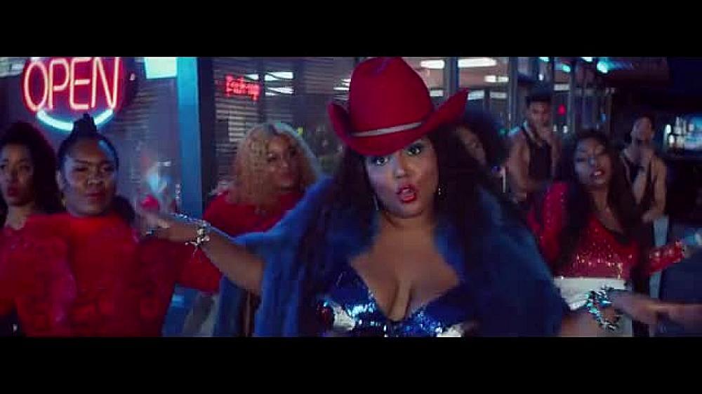 скачать клип Lizzo - Tempo
