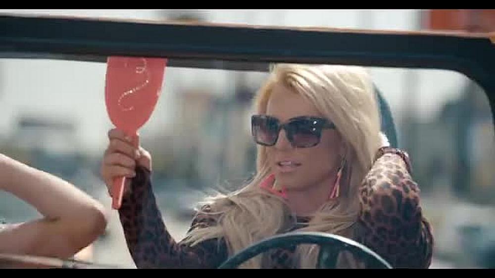 скачать клип Britney Spears, Iggy Azalea - Pretty Girls