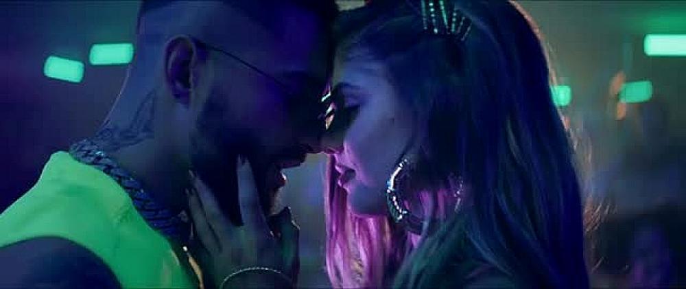 скачать клип Maluma - 11 PM