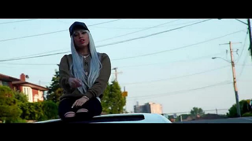 скачать клип Haley Smalls - On Road