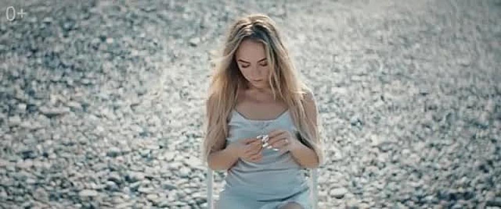 скачать клип Мари Краймбрери - AMORE