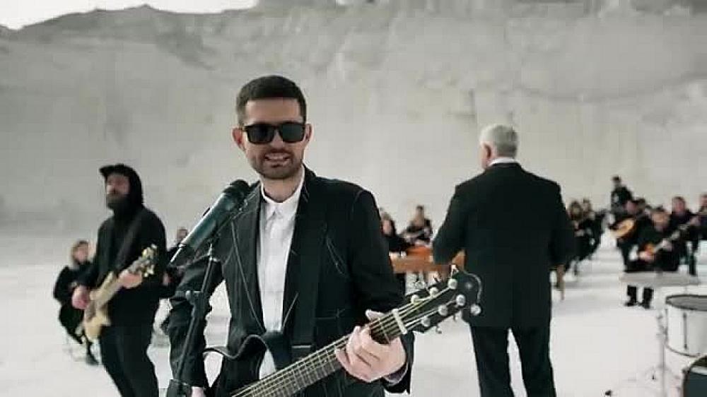 скачать клип Noize MC - С Оркестром Классно