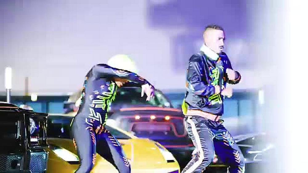 скачать клип Missy Elliott feat. Sum1 - DripDemeanor