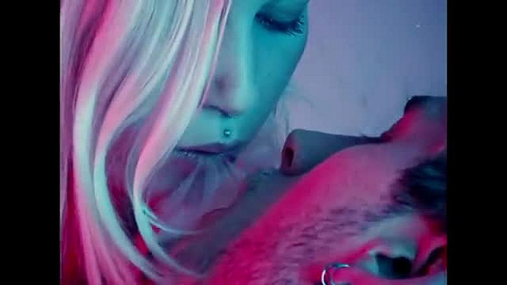 скачать клип Machine Gun Kelly - 5:3666