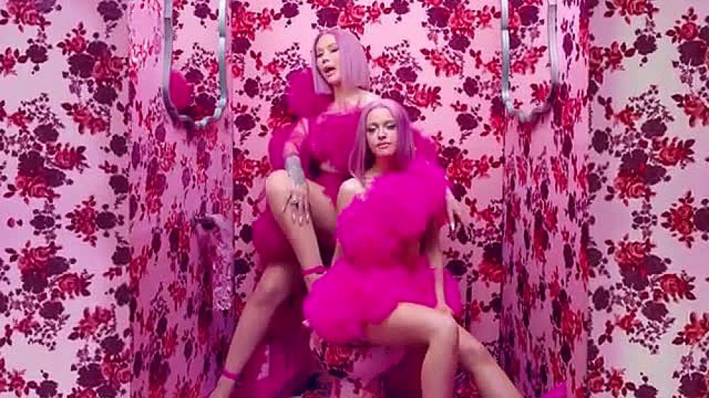 скачать клип Iggy Azalea, Alice Chater - Lola