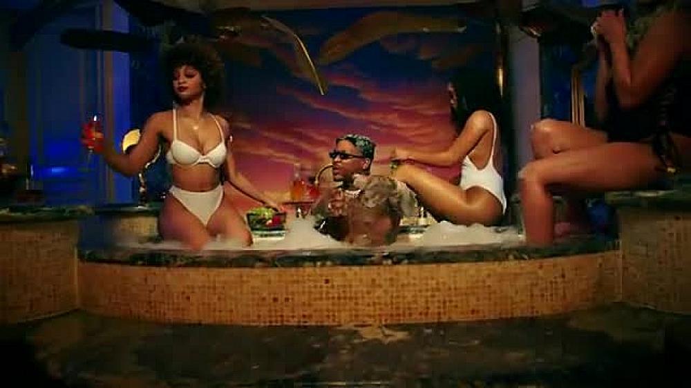скачать клип Tyga, YG, Blueface - Bop