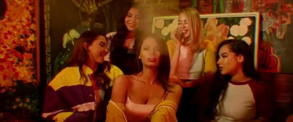 скачать клип Tyla Yaweh - High Right Now