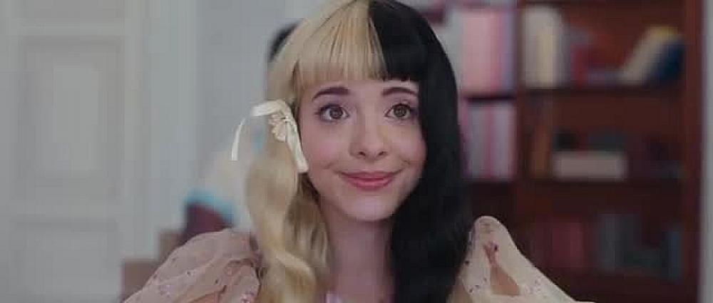 скачать клип Melanie Martinez - Detention