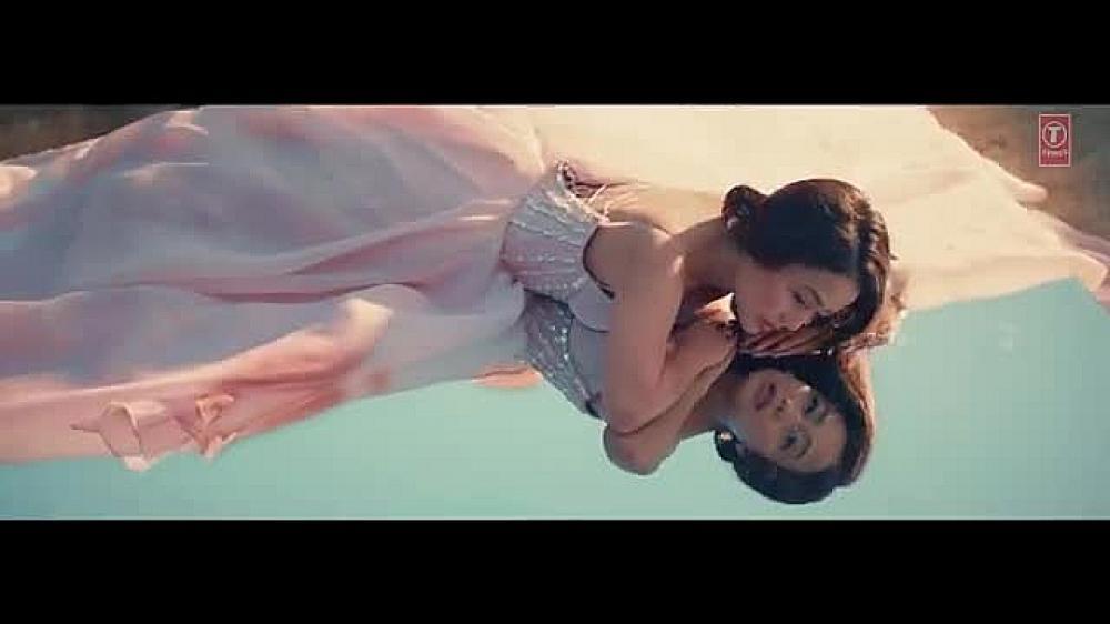 скачать клип Neha Kakkar Feat. Jaani - Jinke Liye