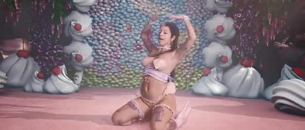 скачать клип Melanie Martinez - The Bakery