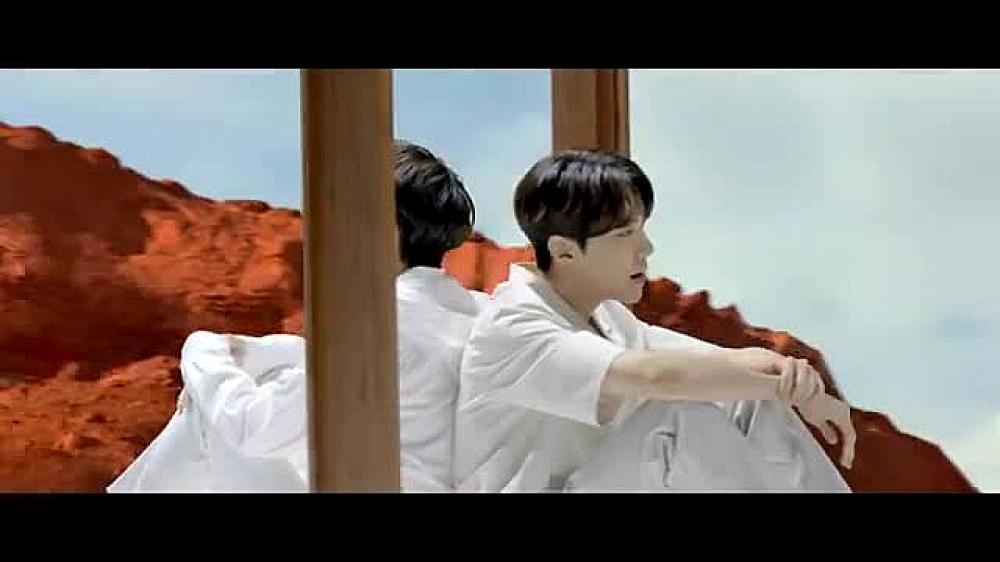 скачать клип BTS - Film out