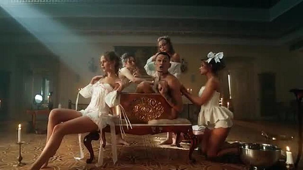 скачать клип MORGENSHTERN - ARISTOCRAT
