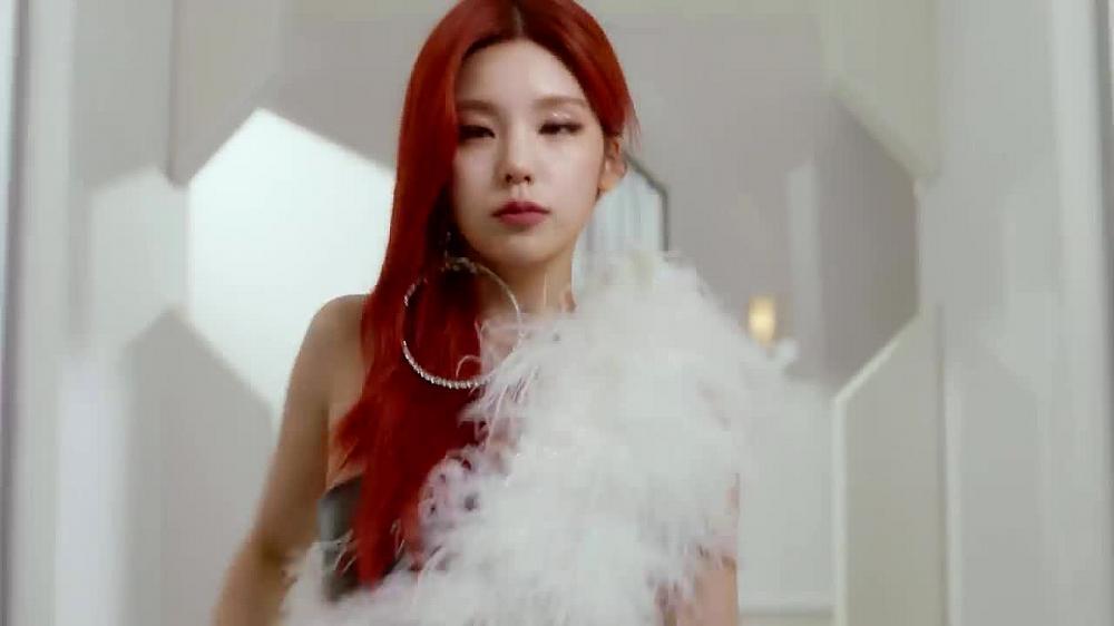 скачать клип ITZY - In the morning