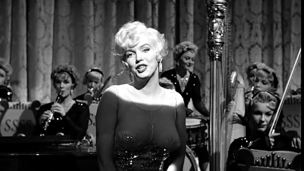скачать клип Marilyn Monroe - I Wanna Be Loved By You