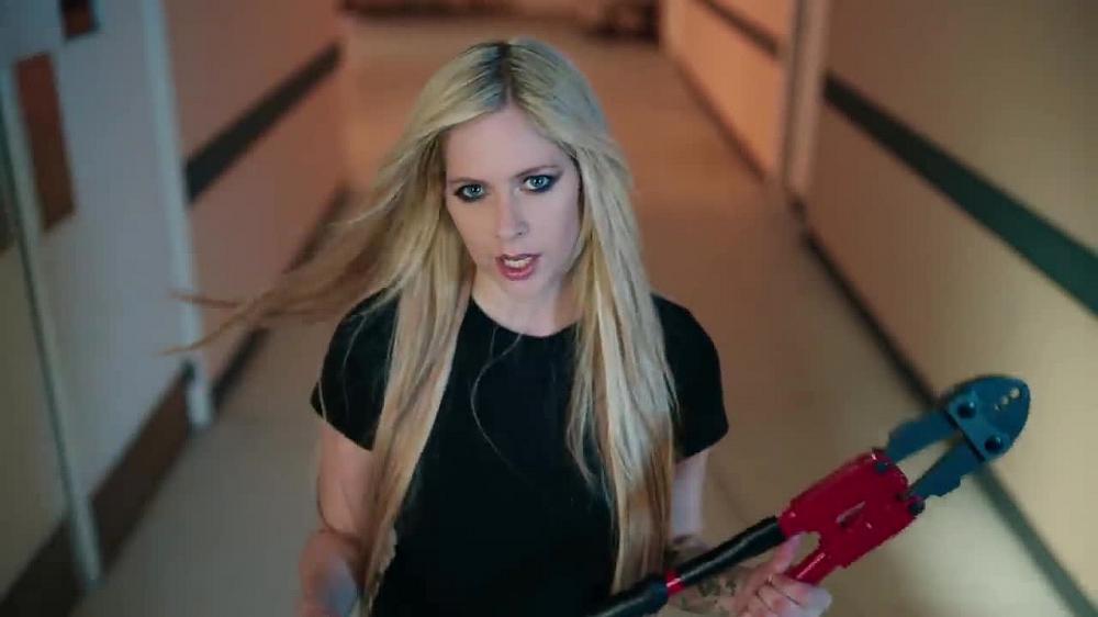 скачать клип Avril Lavigne - Bite Me
