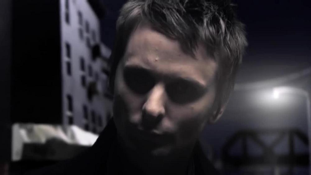скачать клип Muse - Uprising