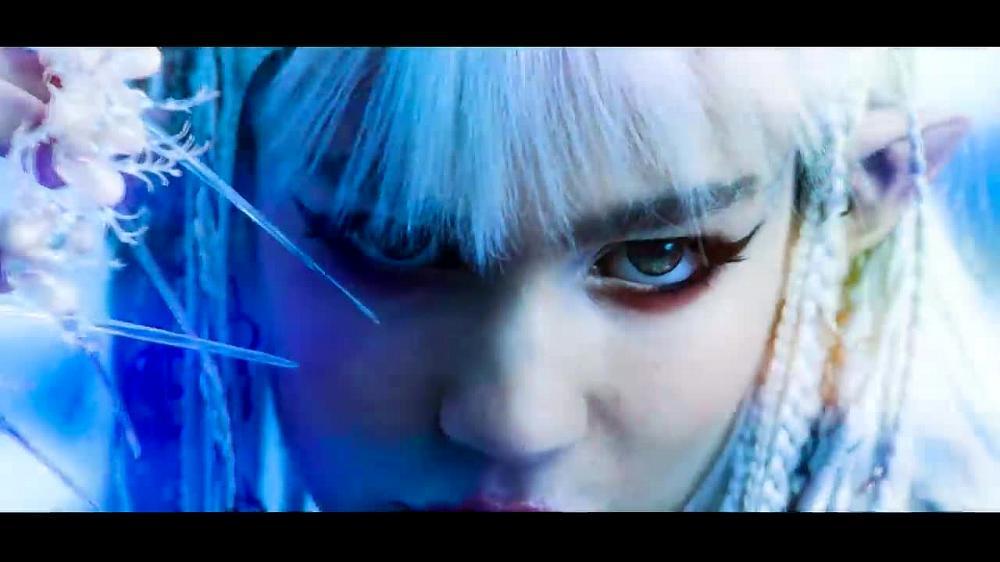 скачать клип Grimes - Shinigami Eyes