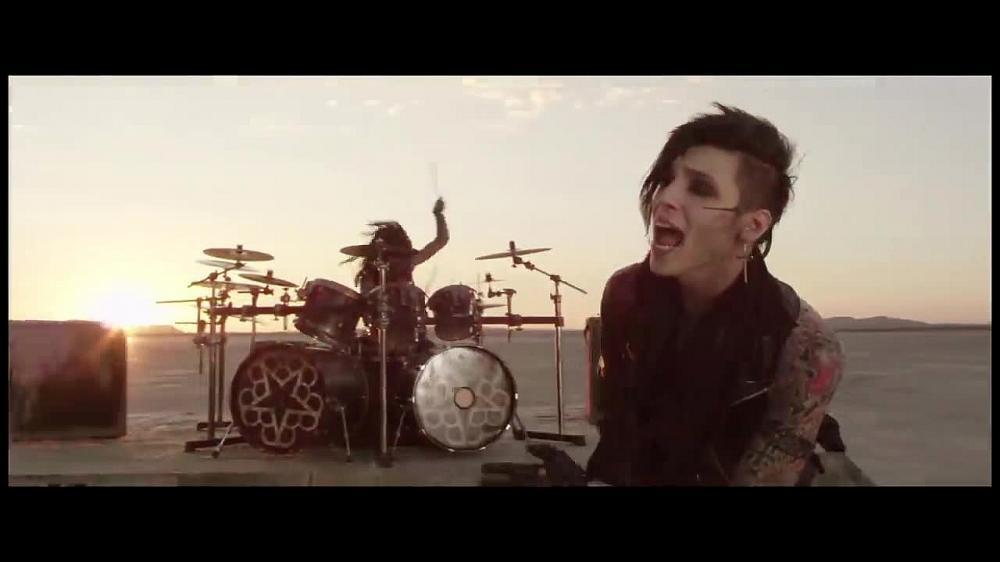 скачать клип Black Veil Brides - In The End
