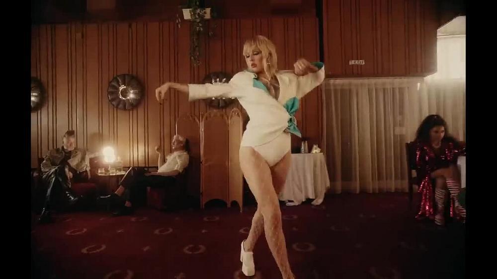 скачать клип Ellie Goulding - Easy Lover feat Big Sean