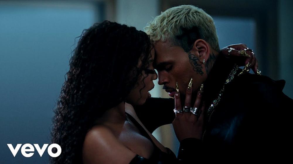 скачать клип Chloe, Chris Brown - How Does It Feel