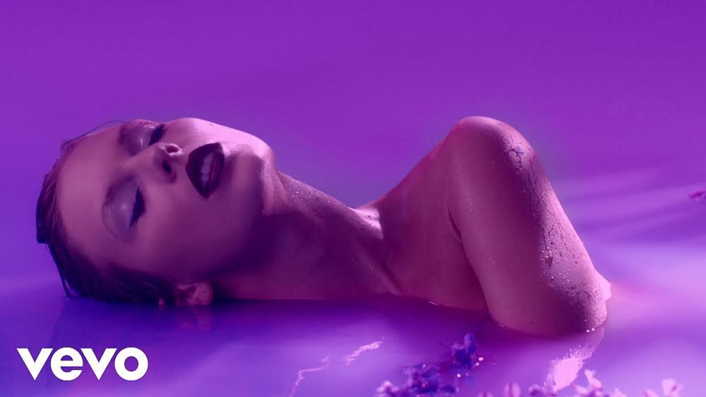 скачать клип Taylor Swift - Lavender Haze