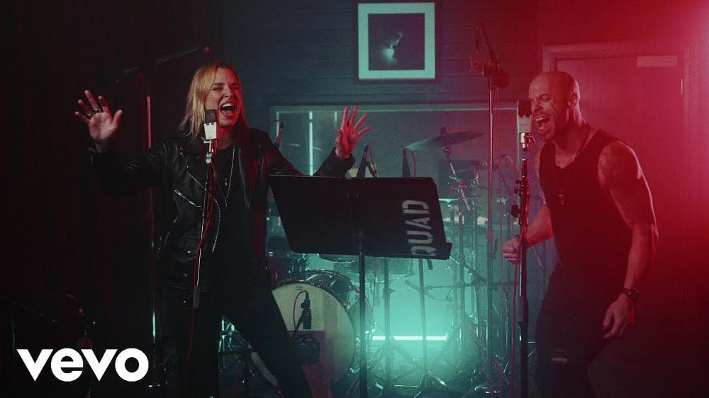 скачать клип Daughtry - Separate Ways